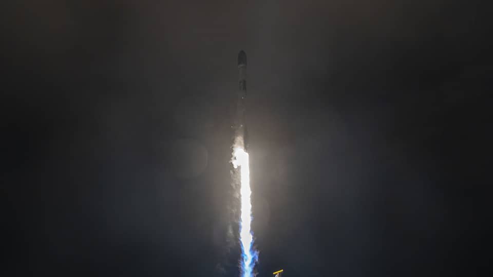 Falcon 9 Launches 27 Starlink Satellites From Vandenberg