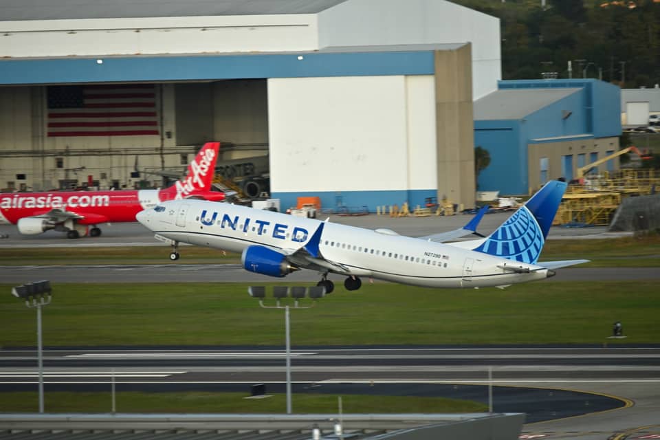 Representative image. Photo: Andrew Heneen / Wikimedia Commons, CC BY 4.0 United Airlines Boeing 737 MAX 8 departing Tampa