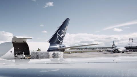 Photo: FlightGlobal Global Airfreight Demand Rose for Second Month in September 2026